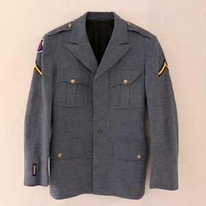Vintage US Army dress wool
Jacket